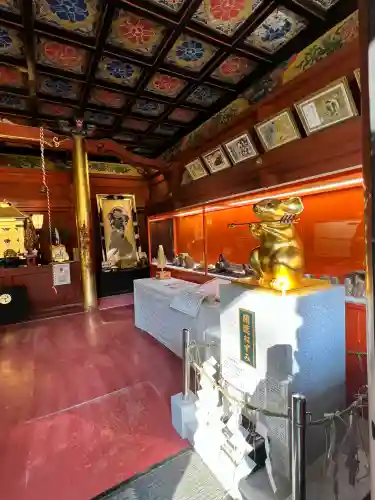 日光二荒山神社・大国殿の{uncategorized: "未分類", other: "その他", undefined: "問題あり", building: "その他建物", grave: "お墓", sacred_gate: "鳥居", guardian: "狛犬", statue: "像", buddha: "仏像", history: "歴史", nature: "自然", garden: "庭園", animal: "動物", pagoda: "塔", temizu: "手水舎", mountain_gate: "山門・神門", sanctuary: "本殿・本堂", subordinate: "末社・摂社", art: "芸術", scenery: "景色", jizo: "地蔵", ema: "絵馬", goshuin: "御朱印", omikuji: "おみくじ", items: "授与品その他", amulet: "お守り", goshuincho: "御朱印帳", eats: "食事", festival: "お祭り", votive_dance: "神楽", shichigosan: "七五三参", wedding: "結婚式", experience: "体験その他", initially: "初詣", around: "周辺", anti_infection: "感染症対策"}