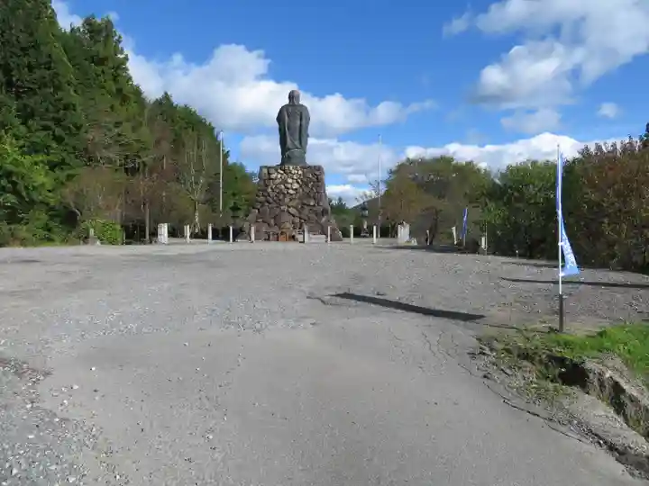 信濃比叡廣拯院の像