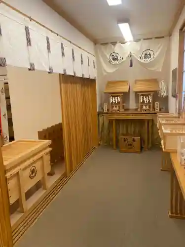 剣神社の{uncategorized: "未分類", other: "その他", undefined: "問題あり", building: "その他建物", grave: "お墓", sacred_gate: "鳥居", guardian: "狛犬", statue: "像", buddha: "仏像", history: "歴史", nature: "自然", garden: "庭園", animal: "動物", pagoda: "塔", temizu: "手水舎", mountain_gate: "山門・神門", sanctuary: "本殿・本堂", subordinate: "末社・摂社", art: "芸術", scenery: "景色", jizo: "地蔵", ema: "絵馬", goshuin: "御朱印", omikuji: "おみくじ", items: "授与品その他", amulet: "お守り", goshuincho: "御朱印帳", eats: "食事", festival: "お祭り", votive_dance: "神楽", shichigosan: "七五三参", wedding: "結婚式", experience: "体験その他", initially: "初詣", around: "周辺", anti_infection: "感染症対策"}