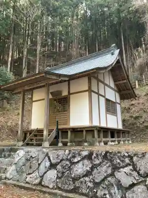 立木地蔵尊の{uncategorized: "未分類", other: "その他", undefined: "問題あり", building: "その他建物", grave: "お墓", sacred_gate: "鳥居", guardian: "狛犬", statue: "像", buddha: "仏像", history: "歴史", nature: "自然", garden: "庭園", animal: "動物", pagoda: "塔", temizu: "手水舎", mountain_gate: "山門・神門", sanctuary: "本殿・本堂", subordinate: "末社・摂社", art: "芸術", scenery: "景色", jizo: "地蔵", ema: "絵馬", goshuin: "御朱印", omikuji: "おみくじ", items: "授与品その他", amulet: "お守り", goshuincho: "御朱印帳", eats: "食事", festival: "お祭り", votive_dance: "神楽", shichigosan: "七五三参", wedding: "結婚式", experience: "体験その他", initially: "初詣", around: "周辺", anti_infection: "感染症対策"}