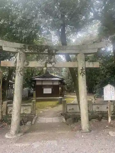 伊曽乃神社の{uncategorized: "未分類", other: "その他", undefined: "問題あり", building: "その他建物", grave: "お墓", sacred_gate: "鳥居", guardian: "狛犬", statue: "像", buddha: "仏像", history: "歴史", nature: "自然", garden: "庭園", animal: "動物", pagoda: "塔", temizu: "手水舎", mountain_gate: "山門・神門", sanctuary: "本殿・本堂", subordinate: "末社・摂社", art: "芸術", scenery: "景色", jizo: "地蔵", ema: "絵馬", goshuin: "御朱印", omikuji: "おみくじ", items: "授与品その他", amulet: "お守り", goshuincho: "御朱印帳", eats: "食事", festival: "お祭り", votive_dance: "神楽", shichigosan: "七五三参", wedding: "結婚式", experience: "体験その他", initially: "初詣", around: "周辺", anti_infection: "感染症対策"}