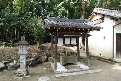 佐紀神社（西畑）の手水舎