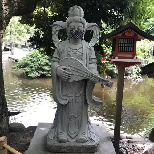 平塚八幡宮の像