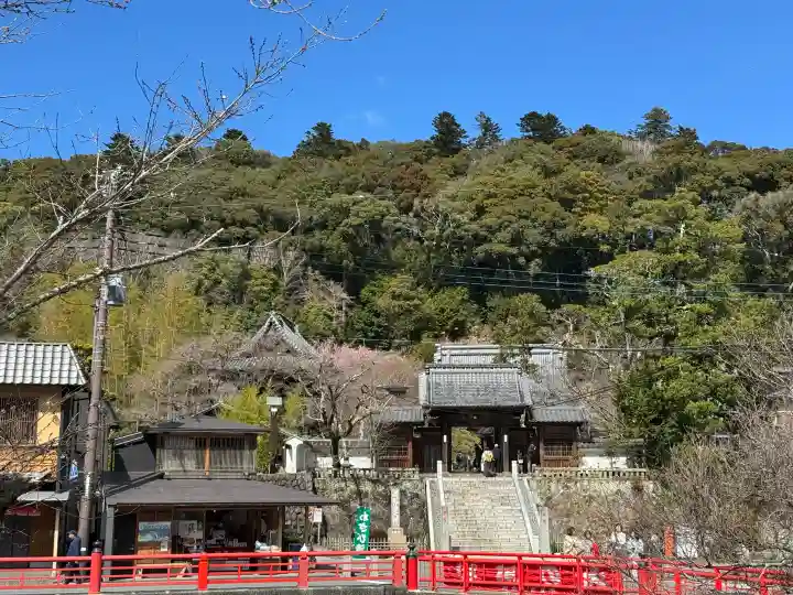 修禅寺の{uncategorized: "未分類", other: "その他", undefined: "問題あり", building: "その他建物", grave: "お墓", sacred_gate: "鳥居", guardian: "狛犬", statue: "像", buddha: "仏像", history: "歴史", nature: "自然", garden: "庭園", animal: "動物", pagoda: "塔", temizu: "手水舎", mountain_gate: "山門・神門", sanctuary: "本殿・本堂", subordinate: "末社・摂社", art: "芸術", scenery: "景色", jizo: "地蔵", ema: "絵馬", goshuin: "御朱印", omikuji: "おみくじ", items: "授与品その他", amulet: "お守り", goshuincho: "御朱印帳", eats: "食事", festival: "お祭り", votive_dance: "神楽", shichigosan: "七五三参", wedding: "結婚式", experience: "体験その他", initially: "初詣", around: "周辺", anti_infection: "感染症対策"}