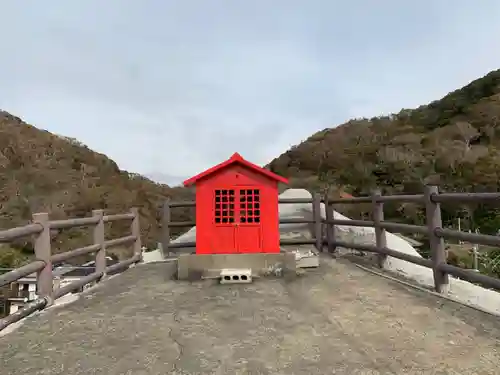 小浦稲荷の本殿・本堂