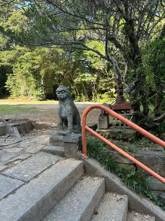 御崎神社の{uncategorized: "未分類", other: "その他", undefined: "問題あり", building: "その他建物", grave: "お墓", sacred_gate: "鳥居", guardian: "狛犬", statue: "像", buddha: "仏像", history: "歴史", nature: "自然", garden: "庭園", animal: "動物", pagoda: "塔", temizu: "手水舎", mountain_gate: "山門・神門", sanctuary: "本殿・本堂", subordinate: "末社・摂社", art: "芸術", scenery: "景色", jizo: "地蔵", ema: "絵馬", goshuin: "御朱印", omikuji: "おみくじ", items: "授与品その他", amulet: "お守り", goshuincho: "御朱印帳", eats: "食事", festival: "お祭り", votive_dance: "神楽", shichigosan: "七五三参", wedding: "結婚式", experience: "体験その他", initially: "初詣", around: "周辺", anti_infection: "感染症対策"}