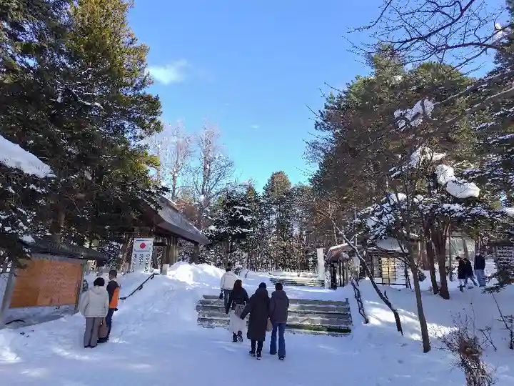 上川神社の庭園