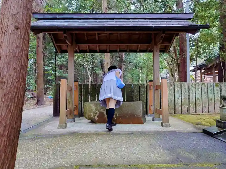 積田神社の手水舎