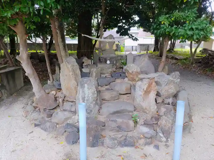 神明社(堀ノ内町)の末社・摂社