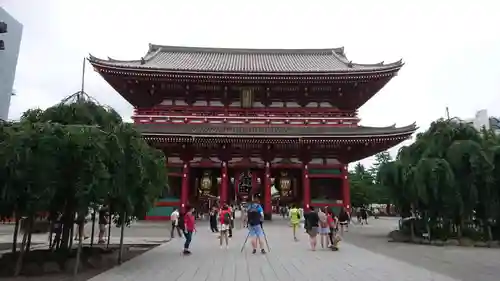 浅草寺の山門・神門