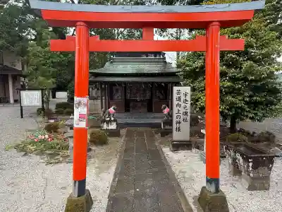 箭弓稲荷神社の{uncategorized: "未分類", other: "その他", undefined: "問題あり", building: "その他建物", grave: "お墓", sacred_gate: "鳥居", guardian: "狛犬", statue: "像", buddha: "仏像", history: "歴史", nature: "自然", garden: "庭園", animal: "動物", pagoda: "塔", temizu: "手水舎", mountain_gate: "山門・神門", sanctuary: "本殿・本堂", subordinate: "末社・摂社", art: "芸術", scenery: "景色", jizo: "地蔵", ema: "絵馬", goshuin: "御朱印", omikuji: "おみくじ", items: "授与品その他", amulet: "お守り", goshuincho: "御朱印帳", eats: "食事", festival: "お祭り", votive_dance: "神楽", shichigosan: "七五三参", wedding: "結婚式", experience: "体験その他", initially: "初詣", around: "周辺", anti_infection: "感染症対策"}