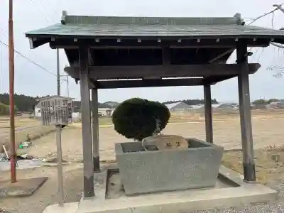 屋船神社の{uncategorized: "未分類", other: "その他", undefined: "問題あり", building: "その他建物", grave: "お墓", sacred_gate: "鳥居", guardian: "狛犬", statue: "像", buddha: "仏像", history: "歴史", nature: "自然", garden: "庭園", animal: "動物", pagoda: "塔", temizu: "手水舎", mountain_gate: "山門・神門", sanctuary: "本殿・本堂", subordinate: "末社・摂社", art: "芸術", scenery: "景色", jizo: "地蔵", ema: "絵馬", goshuin: "御朱印", omikuji: "おみくじ", items: "授与品その他", amulet: "お守り", goshuincho: "御朱印帳", eats: "食事", festival: "お祭り", votive_dance: "神楽", shichigosan: "七五三参", wedding: "結婚式", experience: "体験その他", initially: "初詣", around: "周辺", anti_infection: "感染症対策"}
