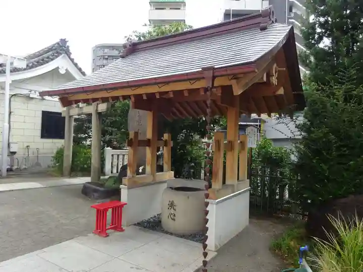 鶴見神社の手水舎