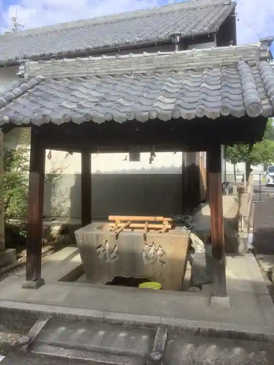 新羅神社の手水舎