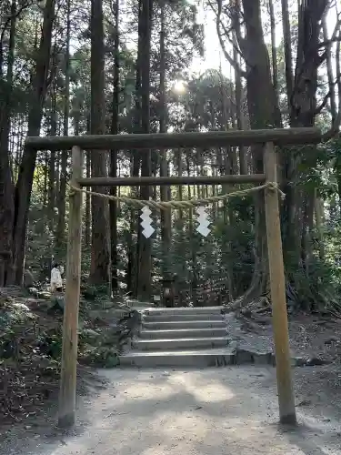 霧島神宮の{uncategorized: "未分類", other: "その他", undefined: "問題あり", building: "その他建物", grave: "お墓", sacred_gate: "鳥居", guardian: "狛犬", statue: "像", buddha: "仏像", history: "歴史", nature: "自然", garden: "庭園", animal: "動物", pagoda: "塔", temizu: "手水舎", mountain_gate: "山門・神門", sanctuary: "本殿・本堂", subordinate: "末社・摂社", art: "芸術", scenery: "景色", jizo: "地蔵", ema: "絵馬", goshuin: "御朱印", omikuji: "おみくじ", items: "授与品その他", amulet: "お守り", goshuincho: "御朱印帳", eats: "食事", festival: "お祭り", votive_dance: "神楽", shichigosan: "七五三参", wedding: "結婚式", experience: "体験その他", initially: "初詣", around: "周辺", anti_infection: "感染症対策"}