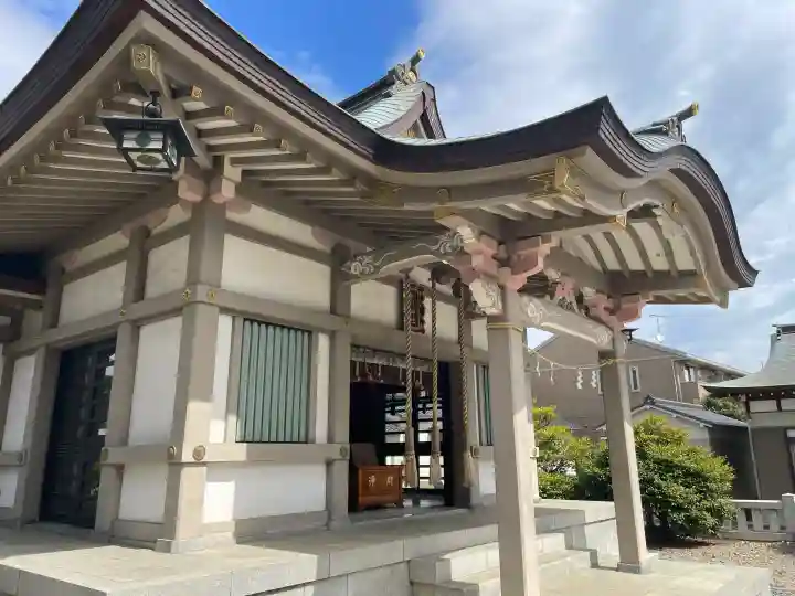 氷川神社の{uncategorized: "未分類", other: "その他", undefined: "問題あり", building: "その他建物", grave: "お墓", sacred_gate: "鳥居", guardian: "狛犬", statue: "像", buddha: "仏像", history: "歴史", nature: "自然", garden: "庭園", animal: "動物", pagoda: "塔", temizu: "手水舎", mountain_gate: "山門・神門", sanctuary: "本殿・本堂", subordinate: "末社・摂社", art: "芸術", scenery: "景色", jizo: "地蔵", ema: "絵馬", goshuin: "御朱印", omikuji: "おみくじ", items: "授与品その他", amulet: "お守り", goshuincho: "御朱印帳", eats: "食事", festival: "お祭り", votive_dance: "神楽", shichigosan: "七五三参", wedding: "結婚式", experience: "体験その他", initially: "初詣", around: "周辺", anti_infection: "感染症対策"}