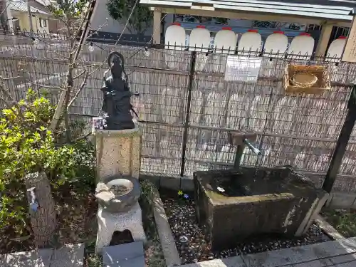 駒込妙義神社の{uncategorized: "未分類", other: "その他", undefined: "問題あり", building: "その他建物", grave: "お墓", sacred_gate: "鳥居", guardian: "狛犬", statue: "像", buddha: "仏像", history: "歴史", nature: "自然", garden: "庭園", animal: "動物", pagoda: "塔", temizu: "手水舎", mountain_gate: "山門・神門", sanctuary: "本殿・本堂", subordinate: "末社・摂社", art: "芸術", scenery: "景色", jizo: "地蔵", ema: "絵馬", goshuin: "御朱印", omikuji: "おみくじ", items: "授与品その他", amulet: "お守り", goshuincho: "御朱印帳", eats: "食事", festival: "お祭り", votive_dance: "神楽", shichigosan: "七五三参", wedding: "結婚式", experience: "体験その他", initially: "初詣", around: "周辺", anti_infection: "感染症対策"}