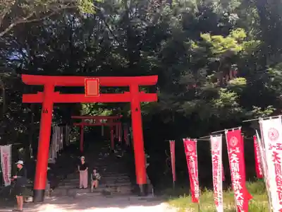 天開稲荷社の鳥居