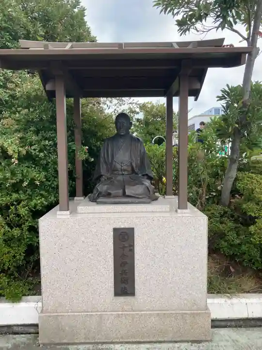稲荷大明神(そごう横浜店・屋上)(神奈川県)