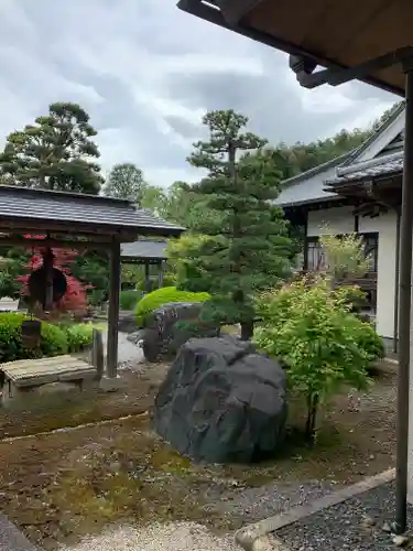 寶蔵寺の庭園