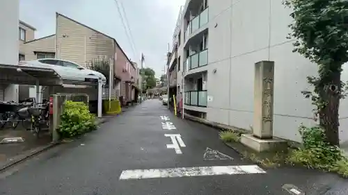 女塚神社の周辺