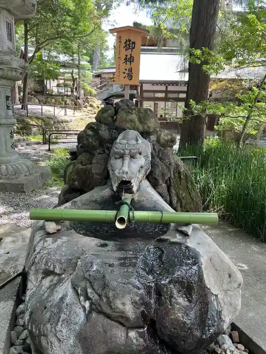 諏訪大社下社秋宮(長野県)