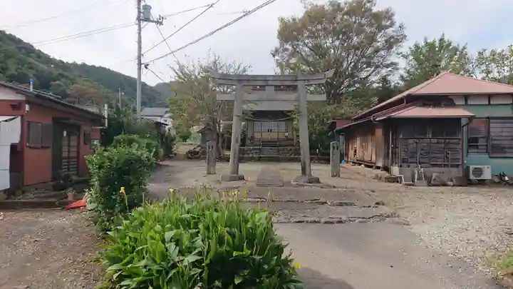熊野神社(中里)の鳥居