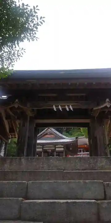檜尾神社の山門・神門