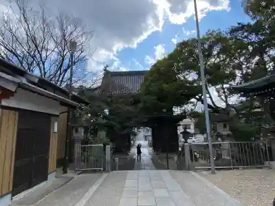 笠覆寺 (笠寺観音)の{uncategorized: "未分類", other: "その他", undefined: "問題あり", building: "その他建物", grave: "お墓", sacred_gate: "鳥居", guardian: "狛犬", statue: "像", buddha: "仏像", history: "歴史", nature: "自然", garden: "庭園", animal: "動物", pagoda: "塔", temizu: "手水舎", mountain_gate: "山門・神門", sanctuary: "本殿・本堂", subordinate: "末社・摂社", art: "芸術", scenery: "景色", jizo: "地蔵", ema: "絵馬", goshuin: "御朱印", omikuji: "おみくじ", items: "授与品その他", amulet: "お守り", goshuincho: "御朱印帳", eats: "食事", festival: "お祭り", votive_dance: "神楽", shichigosan: "七五三参", wedding: "結婚式", experience: "体験その他", initially: "初詣", around: "周辺", anti_infection: "感染症対策"}