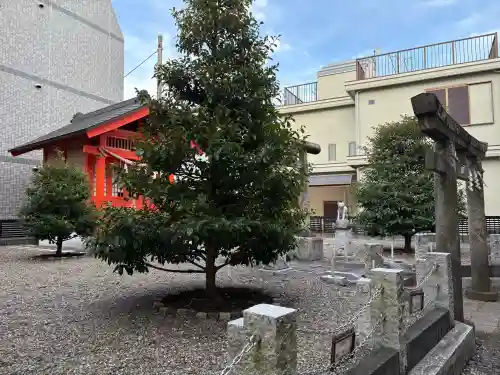 正一位原市場稲荷大明神の{uncategorized: "未分類", other: "その他", undefined: "問題あり", building: "その他建物", grave: "お墓", sacred_gate: "鳥居", guardian: "狛犬", statue: "像", buddha: "仏像", history: "歴史", nature: "自然", garden: "庭園", animal: "動物", pagoda: "塔", temizu: "手水舎", mountain_gate: "山門・神門", sanctuary: "本殿・本堂", subordinate: "末社・摂社", art: "芸術", scenery: "景色", jizo: "地蔵", ema: "絵馬", goshuin: "御朱印", omikuji: "おみくじ", items: "授与品その他", amulet: "お守り", goshuincho: "御朱印帳", eats: "食事", festival: "お祭り", votive_dance: "神楽", shichigosan: "七五三参", wedding: "結婚式", experience: "体験その他", initially: "初詣", around: "周辺", anti_infection: "感染症対策"}