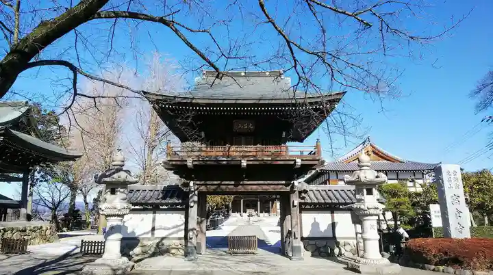 高倉寺の山門・神門