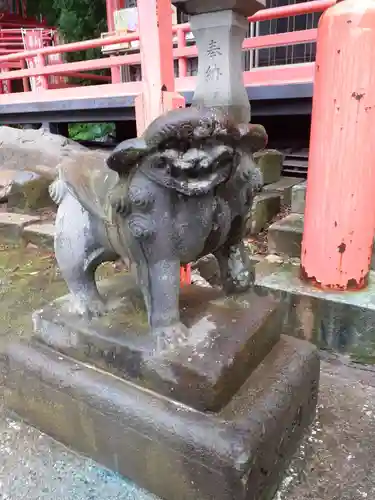 呑香稲荷神社の狛犬