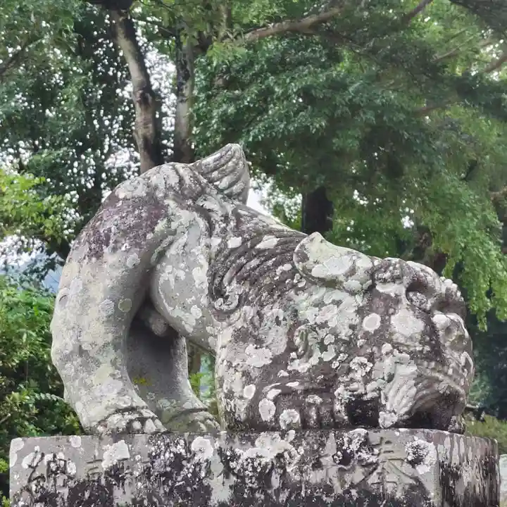 千々石温泉神社の狛犬