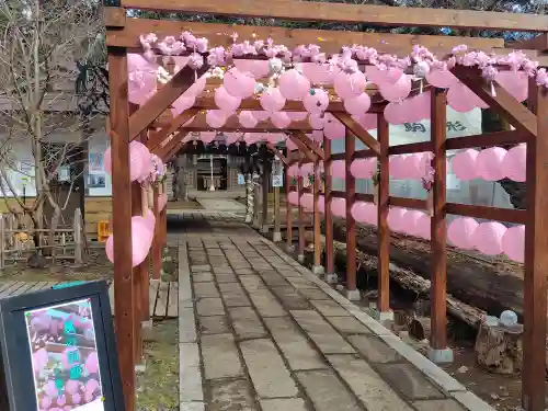 駒形神社の{uncategorized: "未分類", other: "その他", undefined: "問題あり", building: "その他建物", grave: "お墓", sacred_gate: "鳥居", guardian: "狛犬", statue: "像", buddha: "仏像", history: "歴史", nature: "自然", garden: "庭園", animal: "動物", pagoda: "塔", temizu: "手水舎", mountain_gate: "山門・神門", sanctuary: "本殿・本堂", subordinate: "末社・摂社", art: "芸術", scenery: "景色", jizo: "地蔵", ema: "絵馬", goshuin: "御朱印", omikuji: "おみくじ", items: "授与品その他", amulet: "お守り", goshuincho: "御朱印帳", eats: "食事", festival: "お祭り", votive_dance: "神楽", shichigosan: "七五三参", wedding: "結婚式", experience: "体験その他", initially: "初詣", around: "周辺", anti_infection: "感染症対策"}