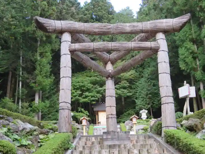 不二阿祖山太神宮の鳥居