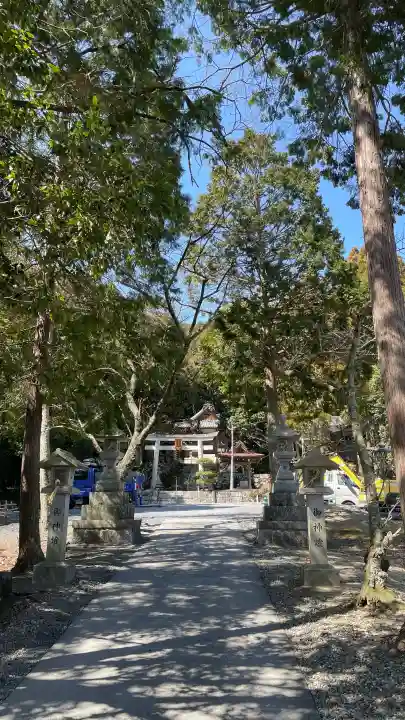 天之御中主尊神社の{uncategorized: "未分類", other: "その他", undefined: "問題あり", building: "その他建物", grave: "お墓", sacred_gate: "鳥居", guardian: "狛犬", statue: "像", buddha: "仏像", history: "歴史", nature: "自然", garden: "庭園", animal: "動物", pagoda: "塔", temizu: "手水舎", mountain_gate: "山門・神門", sanctuary: "本殿・本堂", subordinate: "末社・摂社", art: "芸術", scenery: "景色", jizo: "地蔵", ema: "絵馬", goshuin: "御朱印", omikuji: "おみくじ", items: "授与品その他", amulet: "お守り", goshuincho: "御朱印帳", eats: "食事", festival: "お祭り", votive_dance: "神楽", shichigosan: "七五三参", wedding: "結婚式", experience: "体験その他", initially: "初詣", around: "周辺", anti_infection: "感染症対策"}