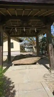 館腰神社の手水舎