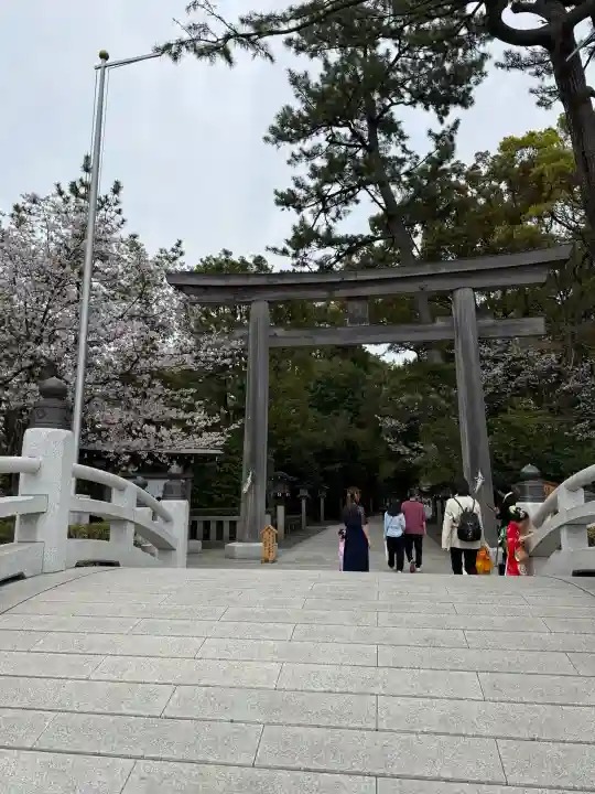 寒川神社の{uncategorized: "未分類", other: "その他", undefined: "問題あり", building: "その他建物", grave: "お墓", sacred_gate: "鳥居", guardian: "狛犬", statue: "像", buddha: "仏像", history: "歴史", nature: "自然", garden: "庭園", animal: "動物", pagoda: "塔", temizu: "手水舎", mountain_gate: "山門・神門", sanctuary: "本殿・本堂", subordinate: "末社・摂社", art: "芸術", scenery: "景色", jizo: "地蔵", ema: "絵馬", goshuin: "御朱印", omikuji: "おみくじ", items: "授与品その他", amulet: "お守り", goshuincho: "御朱印帳", eats: "食事", festival: "お祭り", votive_dance: "神楽", shichigosan: "七五三参", wedding: "結婚式", experience: "体験その他", initially: "初詣", around: "周辺", anti_infection: "感染症対策"}