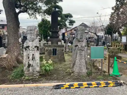 良忠寺の{uncategorized: "未分類", other: "その他", undefined: "問題あり", building: "その他建物", grave: "お墓", sacred_gate: "鳥居", guardian: "狛犬", statue: "像", buddha: "仏像", history: "歴史", nature: "自然", garden: "庭園", animal: "動物", pagoda: "塔", temizu: "手水舎", mountain_gate: "山門・神門", sanctuary: "本殿・本堂", subordinate: "末社・摂社", art: "芸術", scenery: "景色", jizo: "地蔵", ema: "絵馬", goshuin: "御朱印", omikuji: "おみくじ", items: "授与品その他", amulet: "お守り", goshuincho: "御朱印帳", eats: "食事", festival: "お祭り", votive_dance: "神楽", shichigosan: "七五三参", wedding: "結婚式", experience: "体験その他", initially: "初詣", around: "周辺", anti_infection: "感染症対策"}