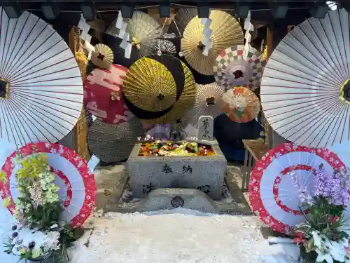 札幌諏訪神社の{uncategorized: "未分類", other: "その他", undefined: "問題あり", building: "その他建物", grave: "お墓", sacred_gate: "鳥居", guardian: "狛犬", statue: "像", buddha: "仏像", history: "歴史", nature: "自然", garden: "庭園", animal: "動物", pagoda: "塔", temizu: "手水舎", mountain_gate: "山門・神門", sanctuary: "本殿・本堂", subordinate: "末社・摂社", art: "芸術", scenery: "景色", jizo: "地蔵", ema: "絵馬", goshuin: "御朱印", omikuji: "おみくじ", items: "授与品その他", amulet: "お守り", goshuincho: "御朱印帳", eats: "食事", festival: "お祭り", votive_dance: "神楽", shichigosan: "七五三参", wedding: "結婚式", experience: "体験その他", initially: "初詣", around: "周辺", anti_infection: "感染症対策"}