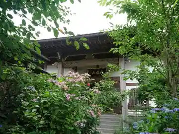 易往寺の本殿・本堂