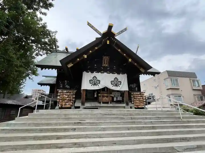 札幌諏訪神社の本殿・本堂