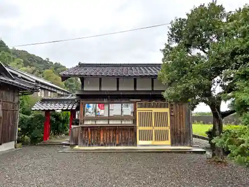 宇波西神社の建物その他