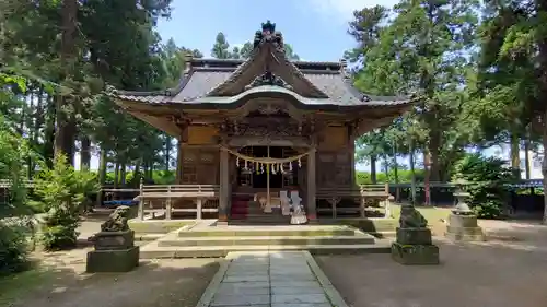 守りの神　藤基神社の本殿