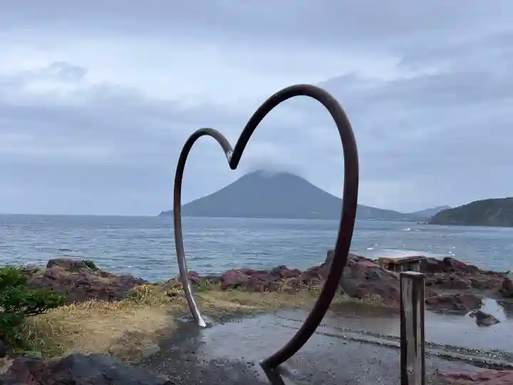 龍宮神社の{uncategorized: "未分類", other: "その他", undefined: "問題あり", building: "その他建物", grave: "お墓", sacred_gate: "鳥居", guardian: "狛犬", statue: "像", buddha: "仏像", history: "歴史", nature: "自然", garden: "庭園", animal: "動物", pagoda: "塔", temizu: "手水舎", mountain_gate: "山門・神門", sanctuary: "本殿・本堂", subordinate: "末社・摂社", art: "芸術", scenery: "景色", jizo: "地蔵", ema: "絵馬", goshuin: "御朱印", omikuji: "おみくじ", items: "授与品その他", amulet: "お守り", goshuincho: "御朱印帳", eats: "食事", festival: "お祭り", votive_dance: "神楽", shichigosan: "七五三参", wedding: "結婚式", experience: "体験その他", initially: "初詣", around: "周辺", anti_infection: "感染症対策"}