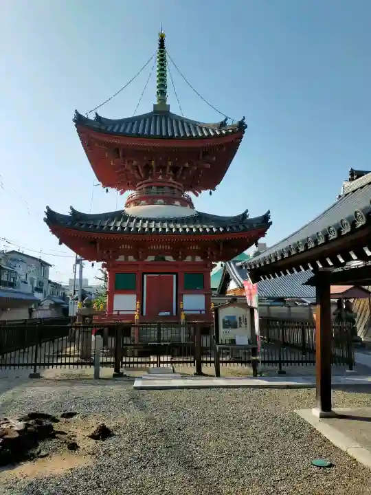 長遠寺の{uncategorized: "未分類", other: "その他", undefined: "問題あり", building: "その他建物", grave: "お墓", sacred_gate: "鳥居", guardian: "狛犬", statue: "像", buddha: "仏像", history: "歴史", nature: "自然", garden: "庭園", animal: "動物", pagoda: "塔", temizu: "手水舎", mountain_gate: "山門・神門", sanctuary: "本殿・本堂", subordinate: "末社・摂社", art: "芸術", scenery: "景色", jizo: "地蔵", ema: "絵馬", goshuin: "御朱印", omikuji: "おみくじ", items: "授与品その他", amulet: "お守り", goshuincho: "御朱印帳", eats: "食事", festival: "お祭り", votive_dance: "神楽", shichigosan: "七五三参", wedding: "結婚式", experience: "体験その他", initially: "初詣", around: "周辺", anti_infection: "感染症対策"}