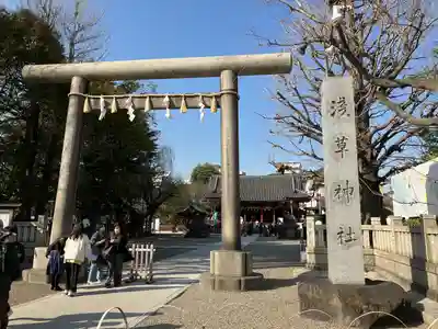 浅草神社の鳥居