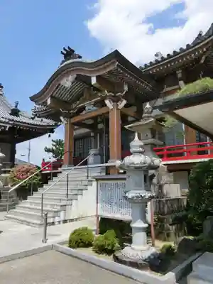 井戸寺の本殿・本堂