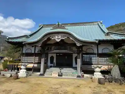 自性院の本殿・本堂