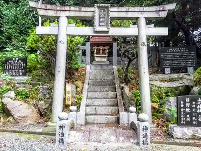 成石神社の鳥居